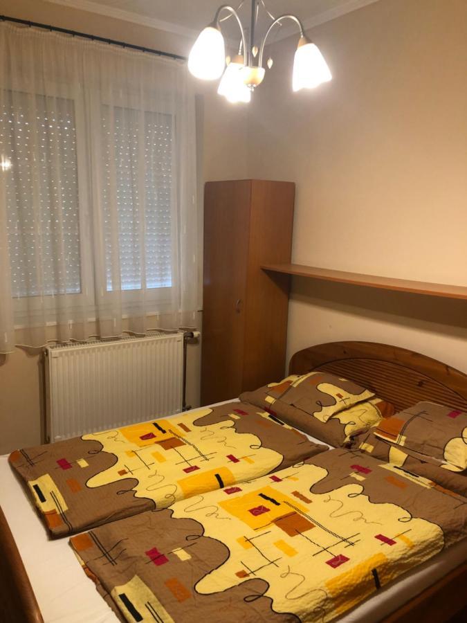 Imre Apartman Hajduszoboszlo Exterior photo